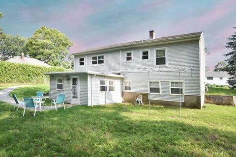 288 Aylsworth Ave, Woonsocket, RI 02895 photo 4