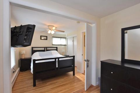 288 Aylsworth Ave, Woonsocket, RI 02895 photo 10