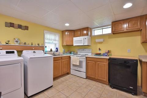 288 Aylsworth Ave, Woonsocket, RI 02895 photo 11