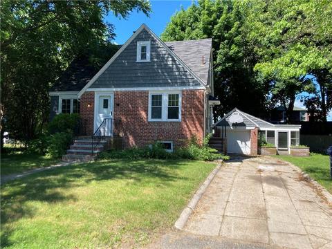 112 Vohlander St, Warwick, RI 02889 photo 1