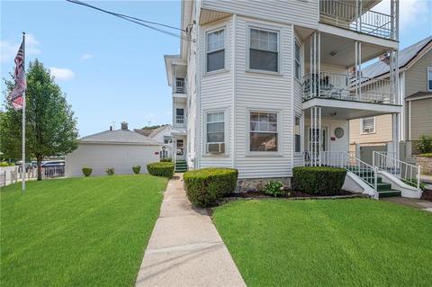 1041 Park Ave, Woonsocket, RI 02895 photo 3