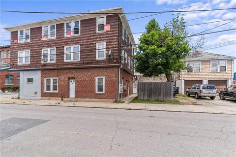 63 Hadwin St, Central Falls, RI 02863 photo 4