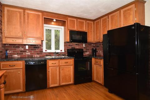 2 Beaulieu Ave, Coventry, RI 02816 photo 8