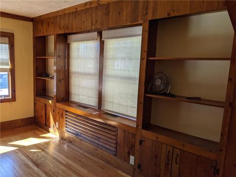 37 Crest Ave, Warwick, RI 02886 photo 4