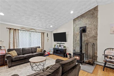 6 Lees Ln, Glocester, RI 02814 photo 8