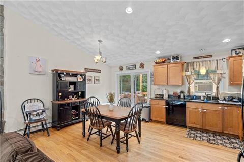 6 Lees Ln, Glocester, RI 02814 photo 5