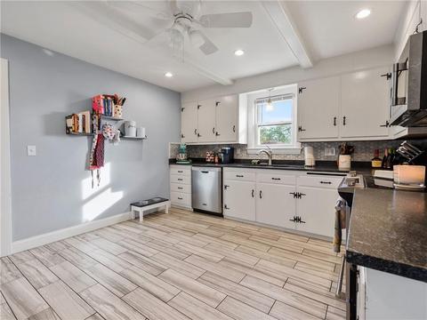 17 Baltimore Ave, Warren, RI 02885 photo 5
