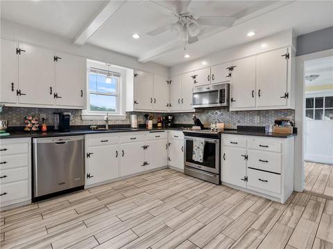17 Baltimore Ave, Warren, RI 02885 photo 4