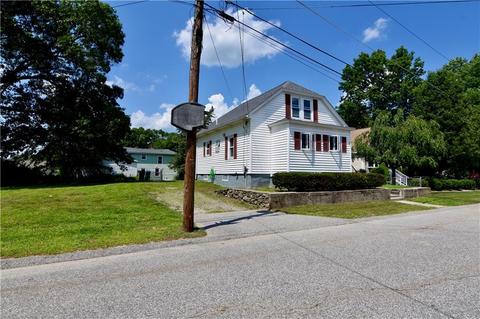 135 Seamans St, Woonsocket, RI 02895 photo 1