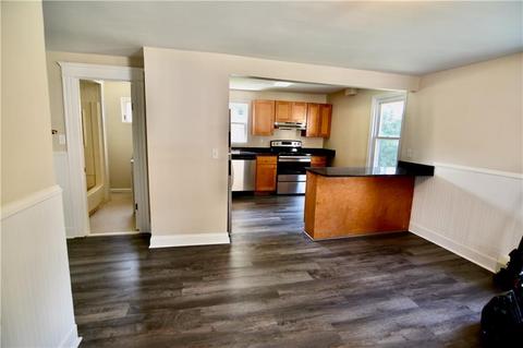 135 Seamans St, Woonsocket, RI 02895 photo 4