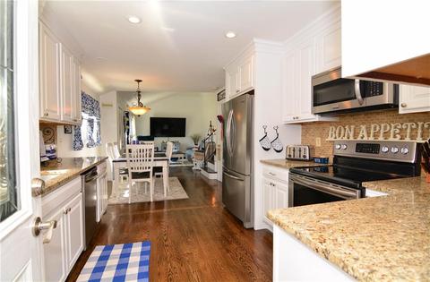89 Glenbrook Rd, Warwick, RI 02889 photo 9