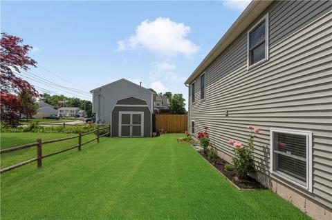 2000 W Shore Rd, Warwick, RI 02889 photo 4