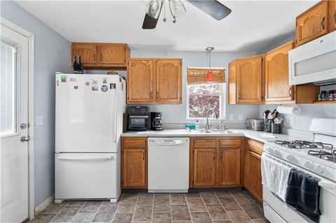 2000 W Shore Rd, Warwick, RI 02889 photo 10