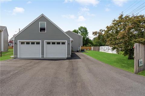 2000 W Shore Rd, Warwick, RI 02889 photo 3