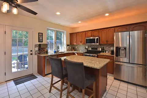 208 Castle Rocks Rd, Warwick, RI 02886 photo 2