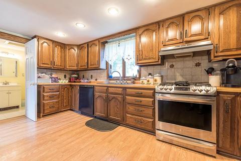 277 Nursery Ave, Woonsocket, RI 02895 photo 8