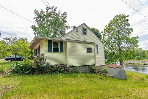245 Sayles St, Woonsocket, RI 02895 photo 4