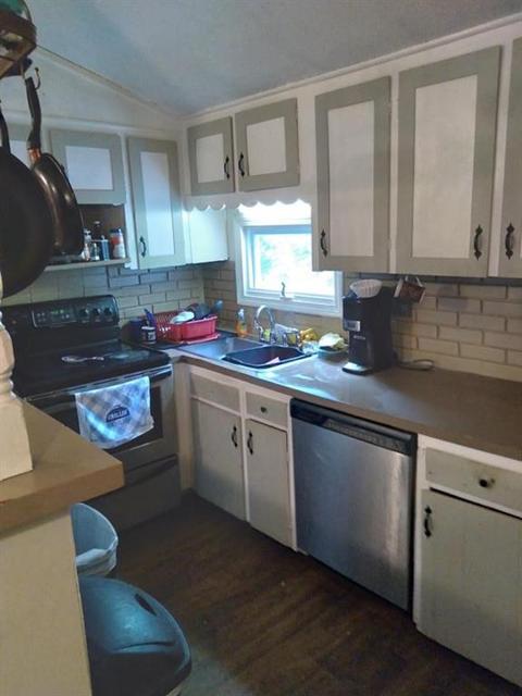 245 Sayles St, Woonsocket, RI 02895 photo 12