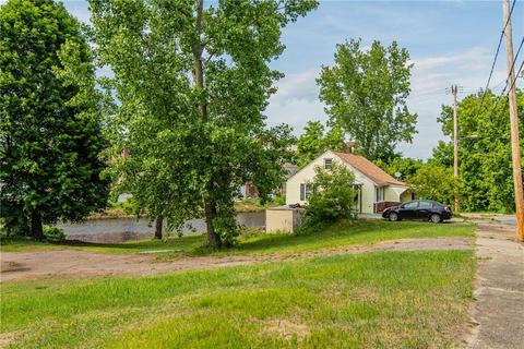 245 Sayles St, Woonsocket, RI 02895 photo 28