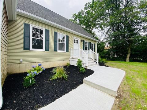 7 Mayo Dr, Warren, RI 02885 photo 2