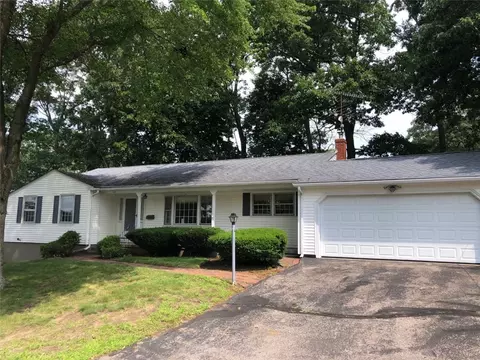 148 Pine Crest Dr, Woonsocket, RI 02895 photo 1