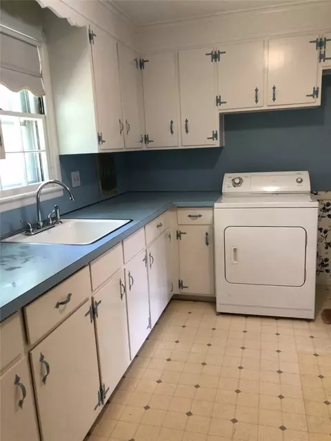 148 Pine Crest Dr, Woonsocket, RI 02895 photo 5