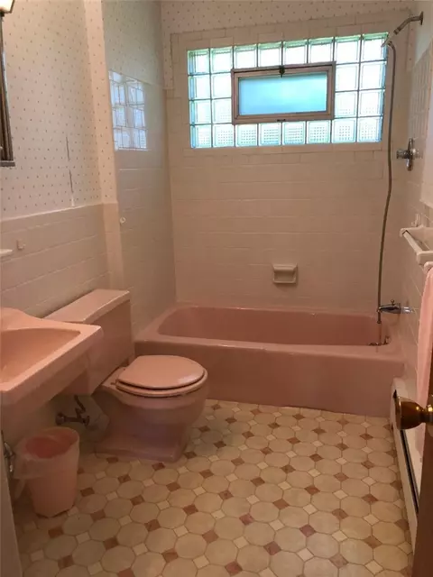 148 Pine Crest Dr, Woonsocket, RI 02895 photo 6