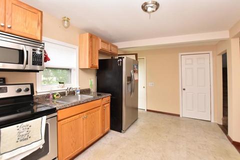 41 Oakside St, Warwick, RI 02889 photo 3