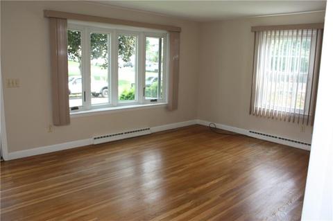 12 Bentley Rd, Warwick, RI 02888 photo 3