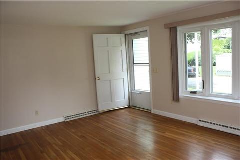 12 Bentley Rd, Warwick, RI 02888 photo 4