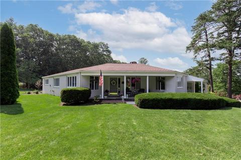 30 Forrestal Dr, Westerly, RI 02891 photo 1