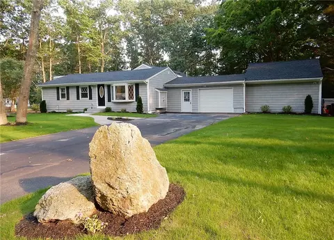 30 Highwood Dr, Coventry, RI 02816 photo 4