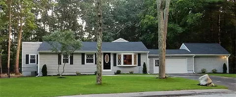 30 Highwood Dr, Coventry, RI 02816 photo 2