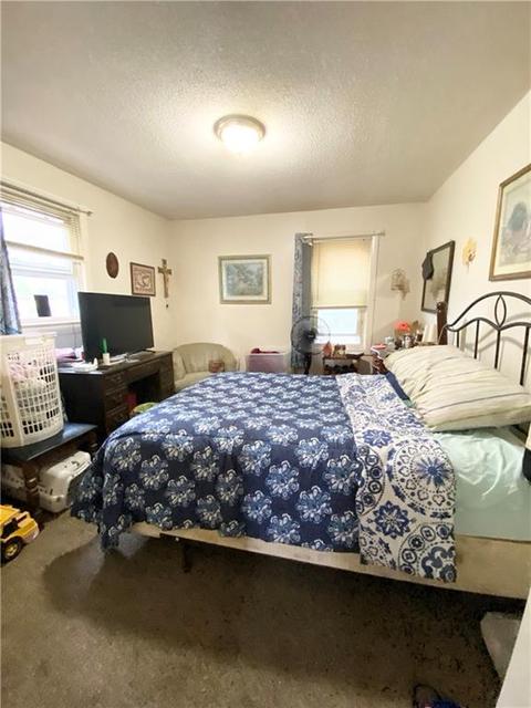 14 Sisson St, Warren, RI 02885 photo 4