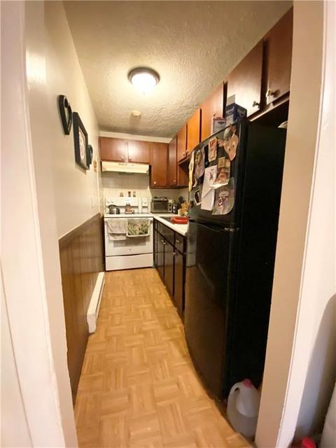 14 Sisson St, Warren, RI 02885 photo 3