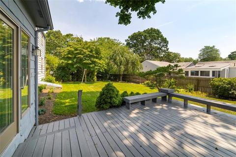 226 Payton Ave, Warwick, RI 02889 photo 2
