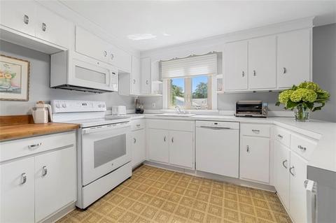 226 Payton Ave, Warwick, RI 02889 photo 5