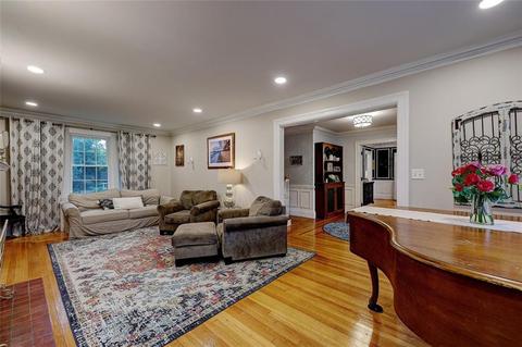 92 Oakley Rd, Woonsocket, RI 02895 photo 4