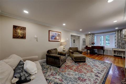 92 Oakley Rd, Woonsocket, RI 02895 photo 5