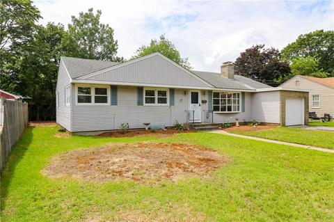 45 Relph St, Warwick, RI 02888 photo 2