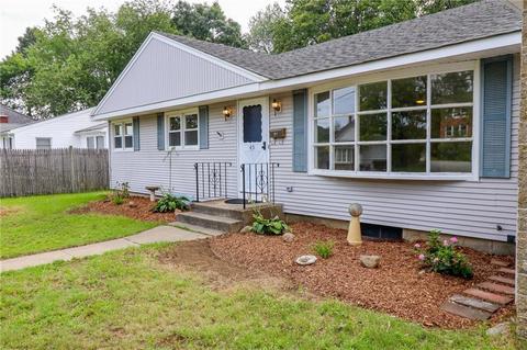 45 Relph St, Warwick, RI 02888 photo 4