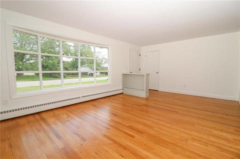 45 Relph St, Warwick, RI 02888 photo 9