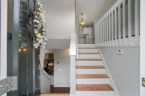 159 Mohawk Trl, Cranston, RI 02921 photo 2