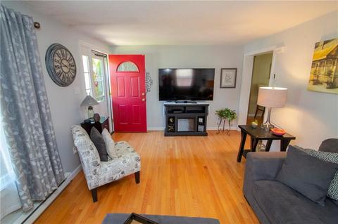 4 Lorraine Rd, Westerly, RI 02891 photo 6