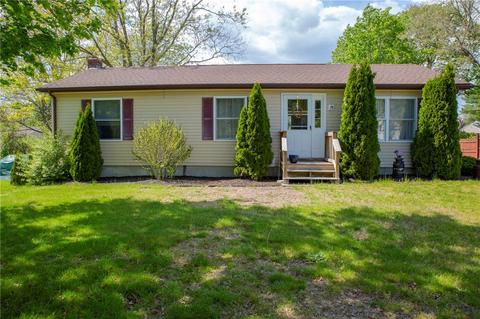 4 Lorraine Rd, Westerly, RI 02891 photo 1