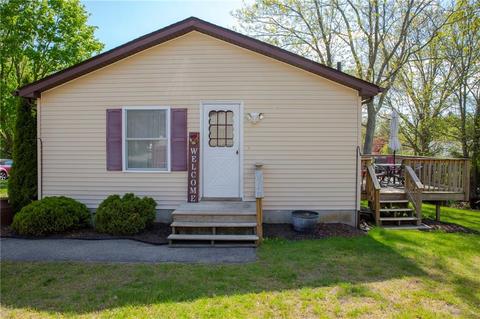 4 Lorraine Rd, Westerly, RI 02891 photo 2