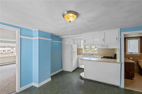 9 Easterbrooks Ave, Bristol, RI 02809 photo 2