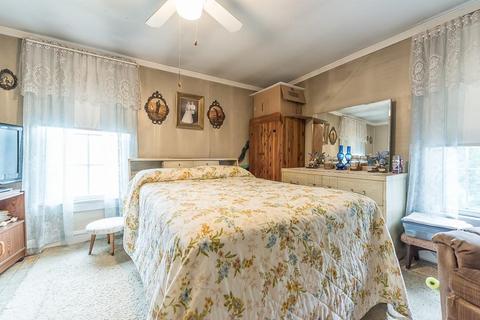 25 Moore St, Woonsocket, RI 02895 photo 36