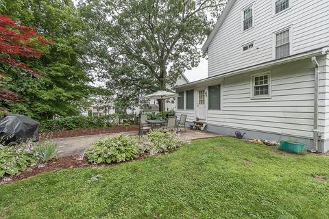 25 Moore St, Woonsocket, RI 02895 photo 3