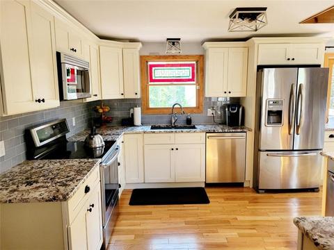 20 Hickory Ln, Westerly, RI 02891 photo 10